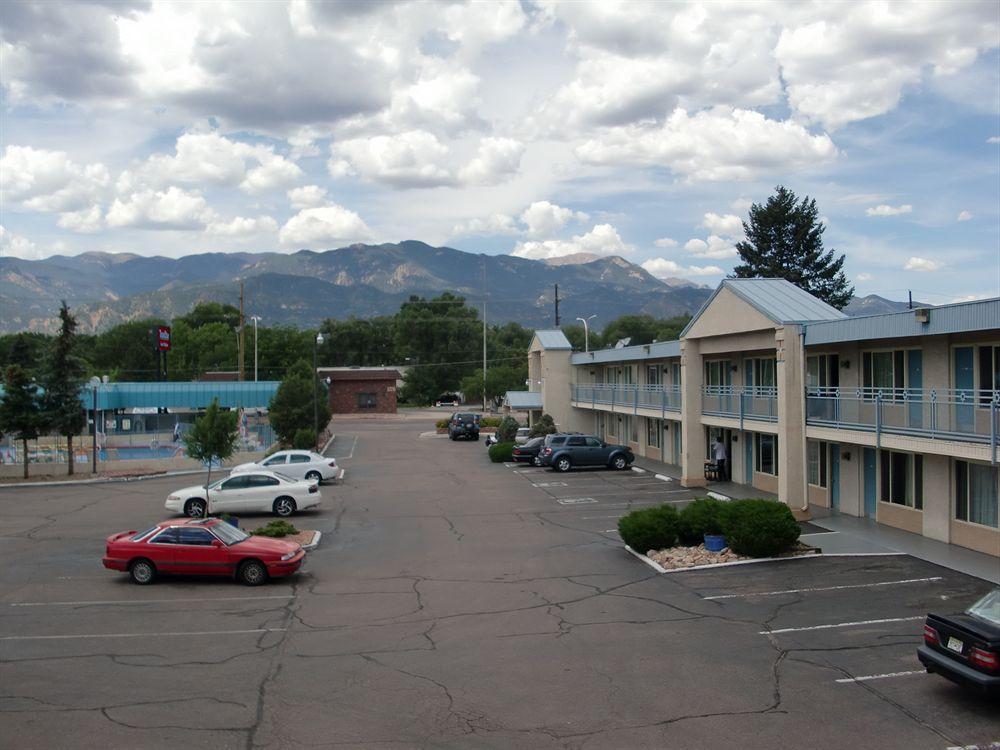 TravelStar Inn&Suites Colorado Springs Exterior foto