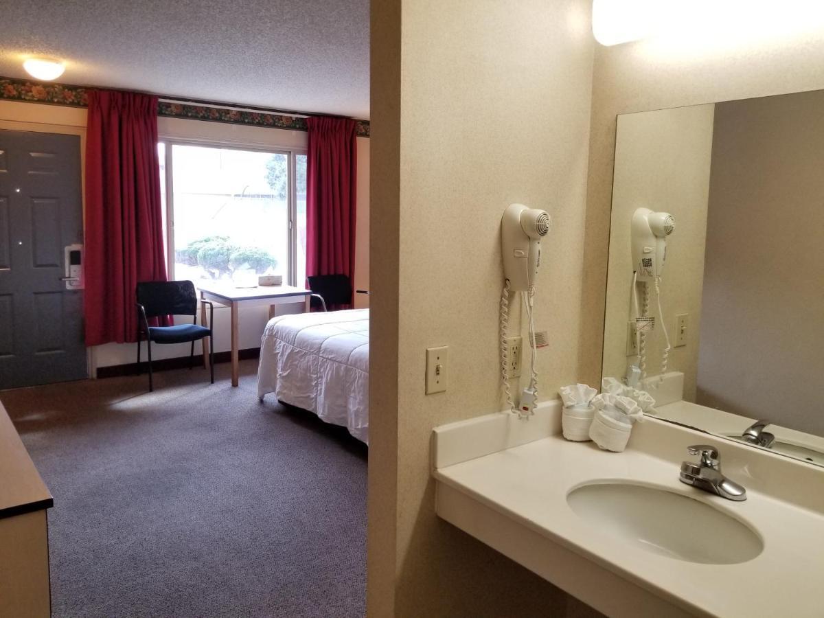 TravelStar Inn&Suites Colorado Springs Exterior foto